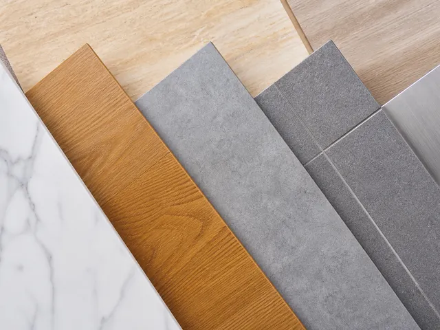 Verschiedene Boden- und Oberflächenmuster als Symbol für Materialvielfalt in Neubauten