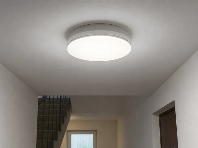 Deckenleuchte in einem Treppenhaus